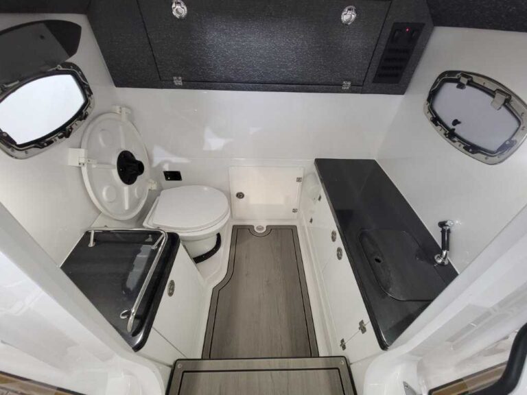 2026 Monterey Elite 30 Twin 300HP Joystick! US-RGFED267J526 [photo 43]